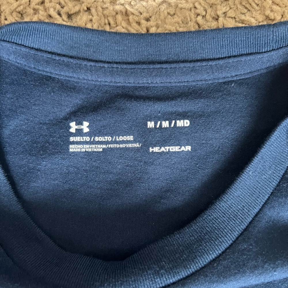 Under Armour Men's Dark Blue Tee with Red Logo - Picture 3 of 4